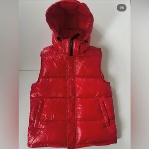 Aritzia The Super Puff Sleeveless Vest in Red